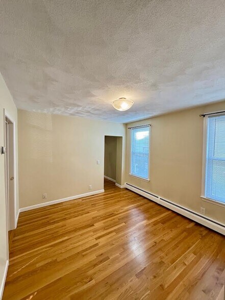 Building Photo - 48 Dane St