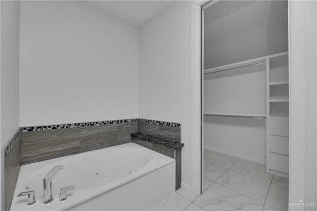 Building Photo - 20 West Dr