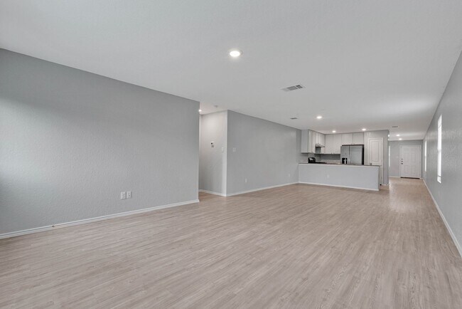 Building Photo - Cozy 4 Bedroom Home in Rosillo Creek