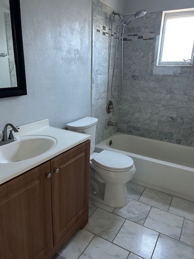 Building Photo - 5242 20th Ave N