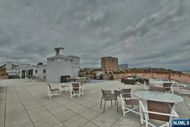 Building Photo - 1111 Hudson Park