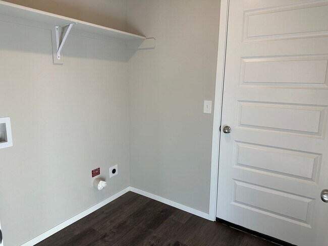 Building Photo - Brand-new 3 bedroom, 2 bath home located in historic Claremore