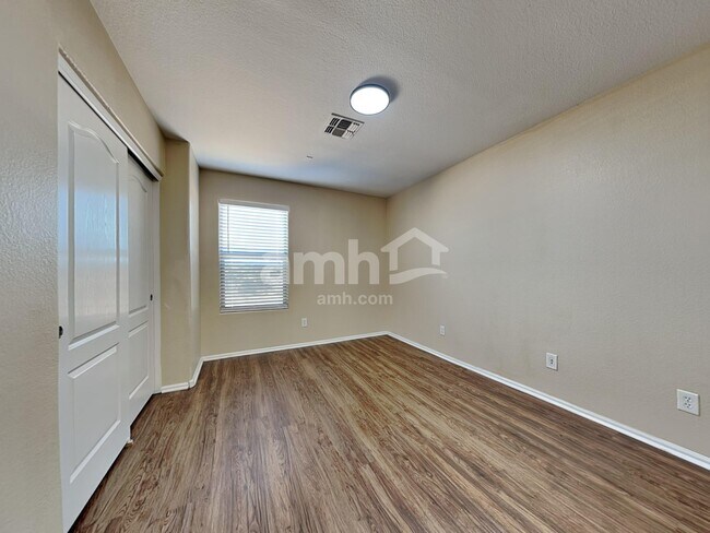 Building Photo - 2871 S 160th Ln