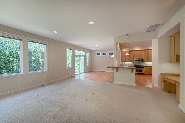 Building Photo - 3Bd/2.5Ba Redmond Home