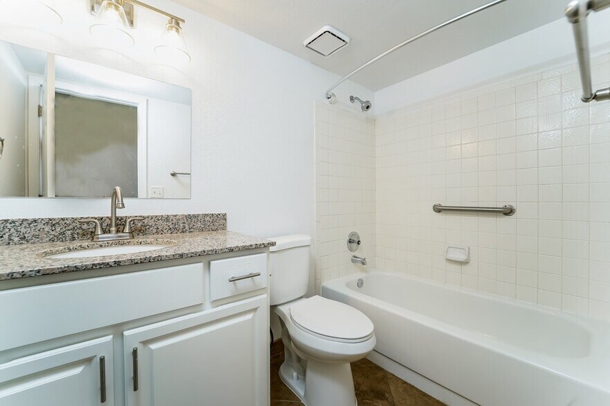 Building Photo - 7907 N Roundstone Dr