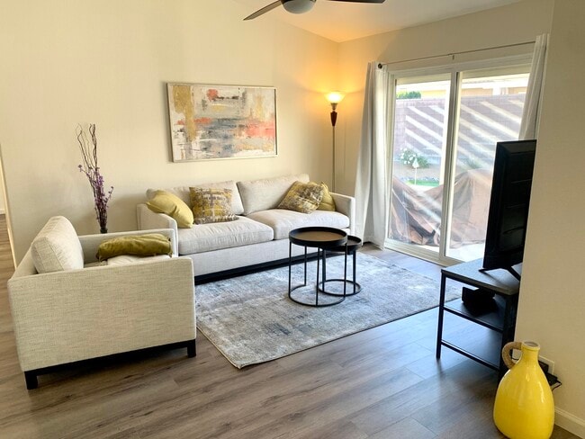 Building Photo - 78780 Birchcrest Cir