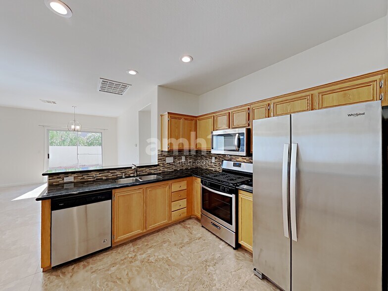 Building Photo - 1660 Encarta St