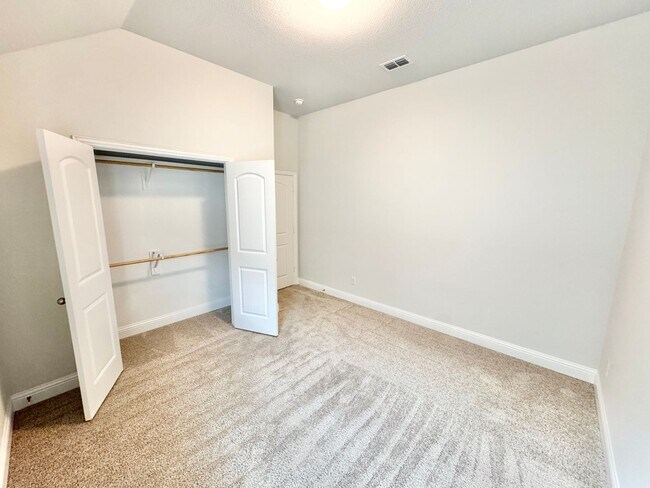 Building Photo - Argyle ISD! 3 Bed 2 Bath Home in PERFECT Location