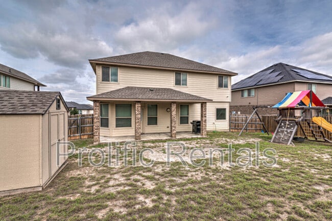 Building Photo - 5300 Primavera Ln