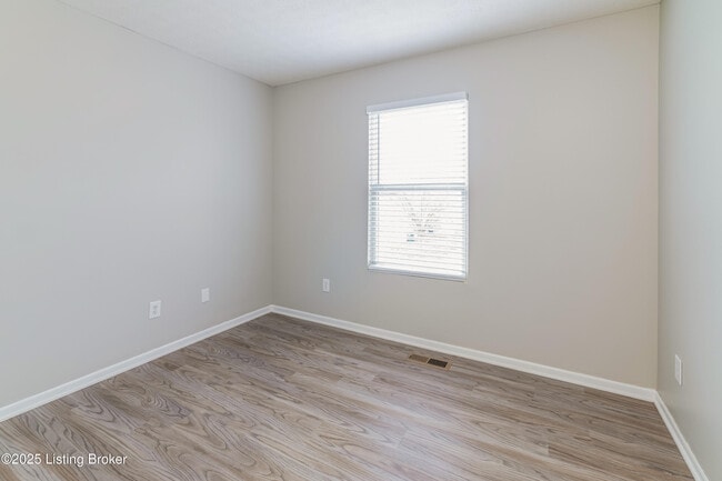 Building Photo - 9620 River Trail Dr