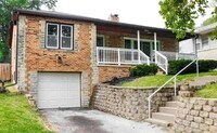 Building Photo - Spacious Three Bedroom Available Now!