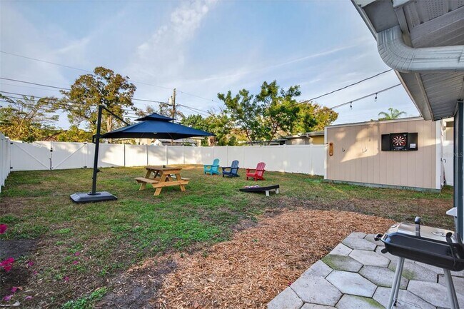 Building Photo - 2301 14th Ave N