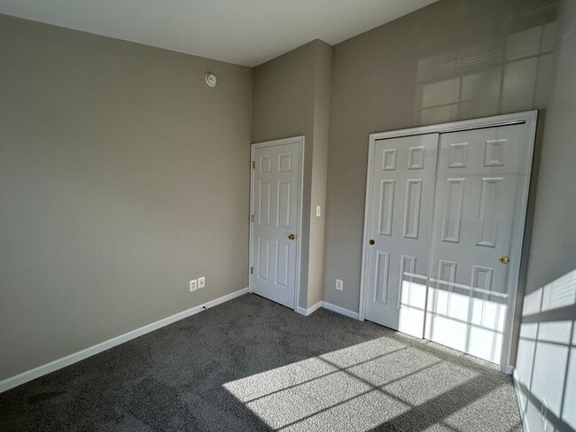 Building Photo - 4213 Normandy Ct
