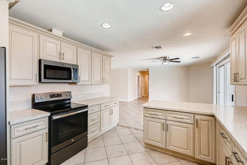 Building Photo - 814 W Villa Maria Dr