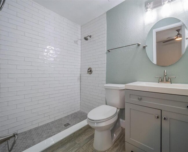Building Photo - 2419 Rio Pinar Lakes Blvd