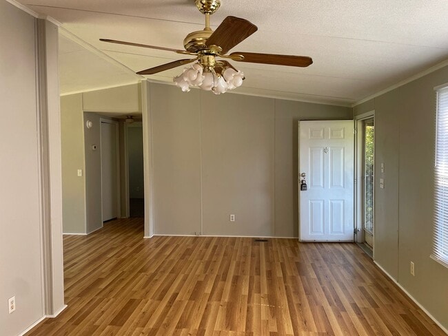 Building Photo - 3 BED, 2 BATH MOBILE HOME