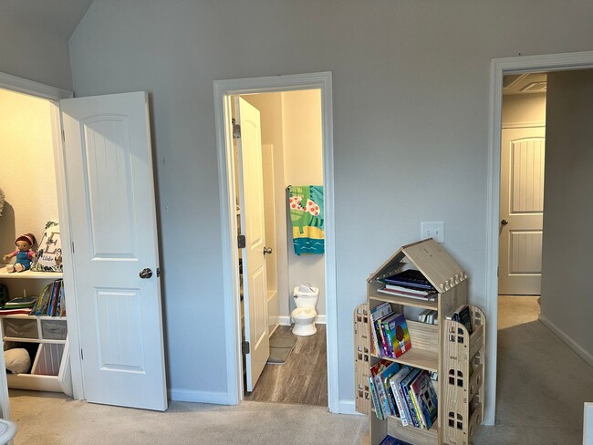 Building Photo - New construction 3 bedroom, 3.5 bathroom c...