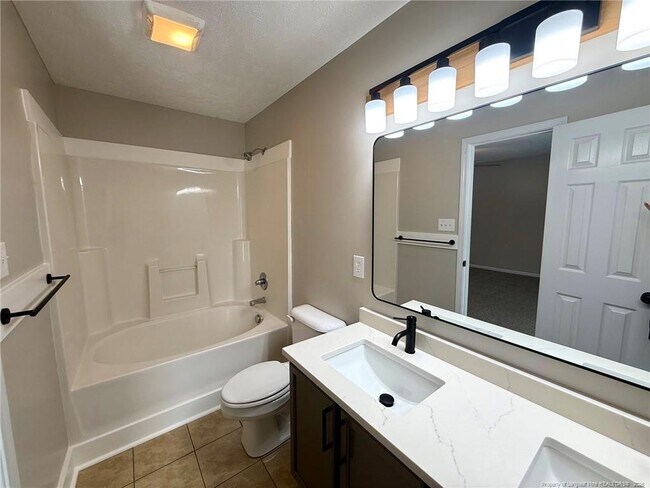 Building Photo - 604 Raven Pl