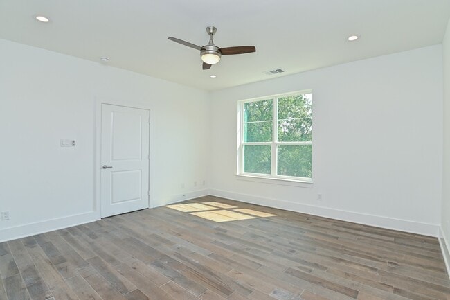 Building Photo - 4317 Koehler St