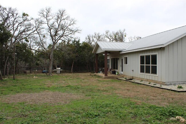 Building Photo - 424 Lets Roll Dr