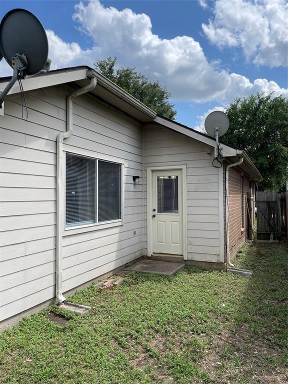 Building Photo - 7418 Parkcraft Dr