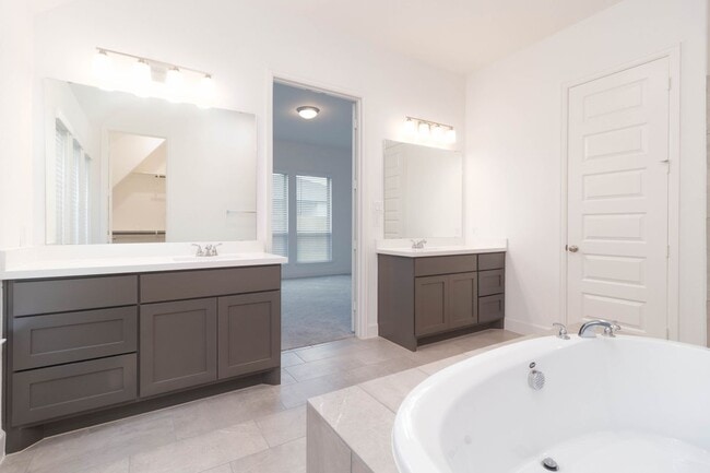 Building Photo - 27126 Spearbract Hollow Trl