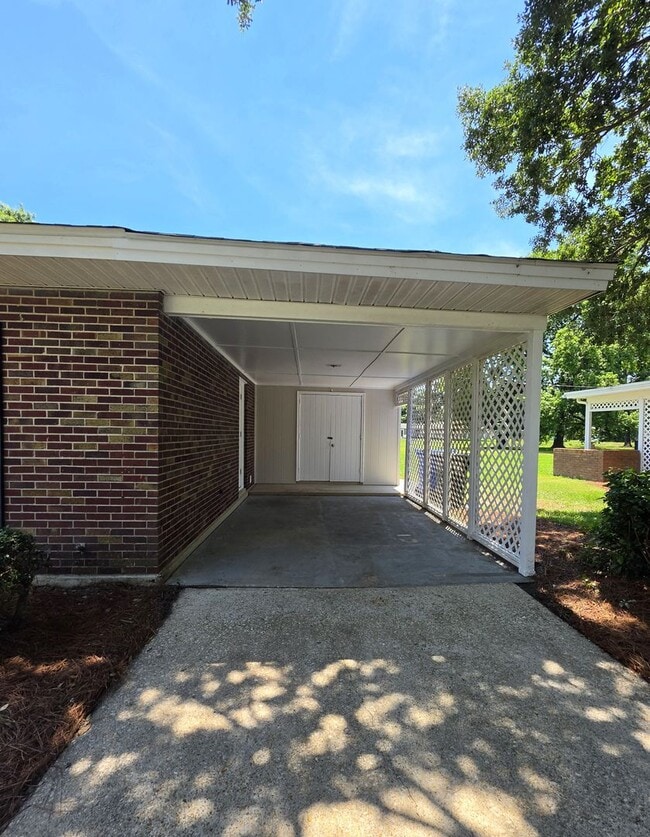 Building Photo - Newly Updated Home in Seagate Village
