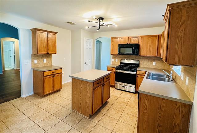 Building Photo - 428 Welch Dr