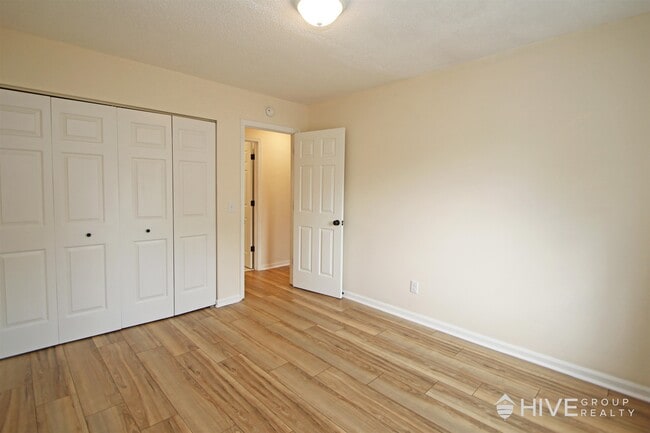 Building Photo - 412 Northfield Ct