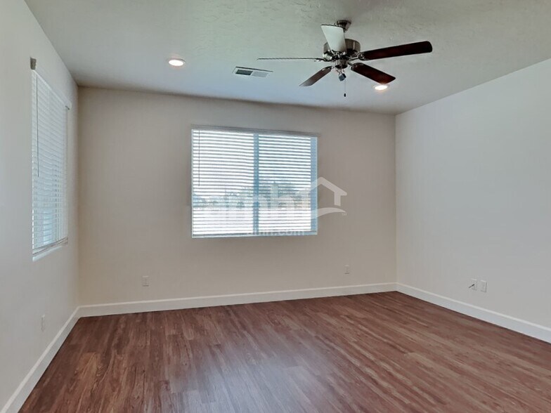 Building Photo - 1743 N Montgomery Way