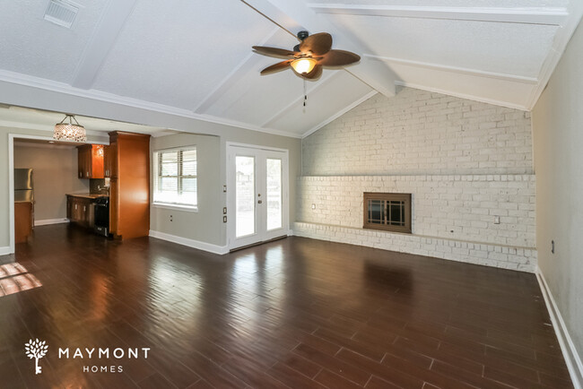 Building Photo - Houston Ranch-Style Home
