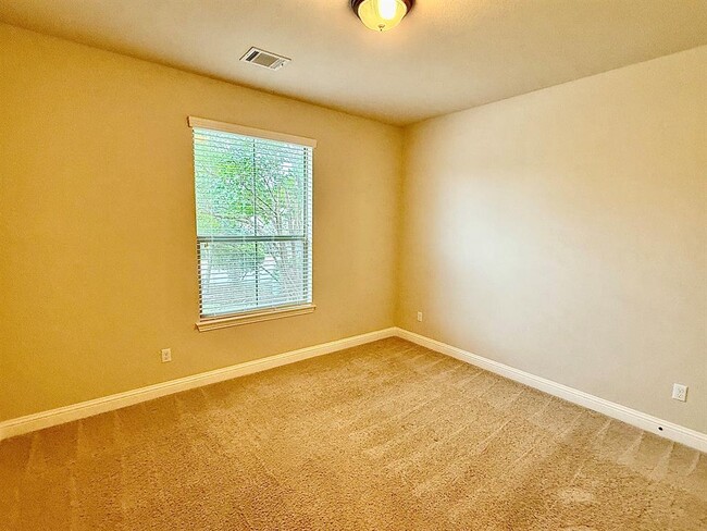 Building Photo - 5512 Lipan Apache Bend