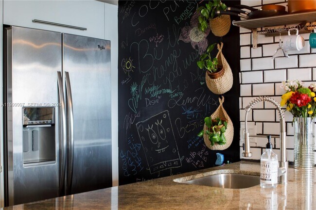 Building Photo - 185 SW 7th St