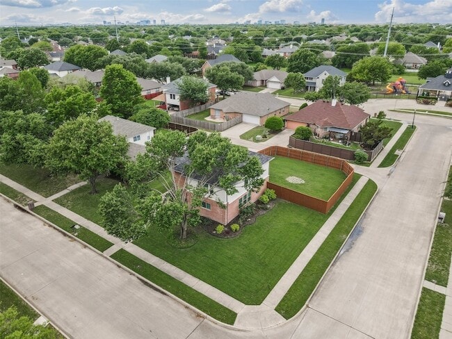 Building Photo - 6505 Tara Ln