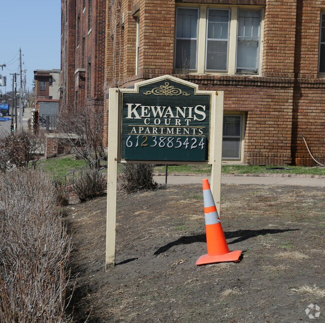 Sign - Kewanis Court Apartments