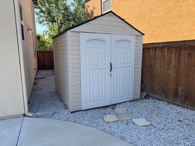 Building Photo - Three Bedroom Damonte Ranch Home