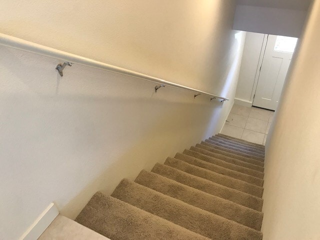 Building Photo - Three Bedroom Townhouse near UNR
