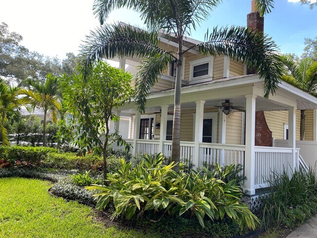 Building Photo - Charming 3 Bed, 3 Bath Home in Lake Davis/...