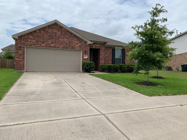 Building Photo - 1010 Messina Ln