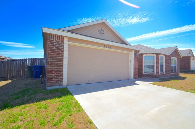 Building Photo - 2408 Ryan Dr