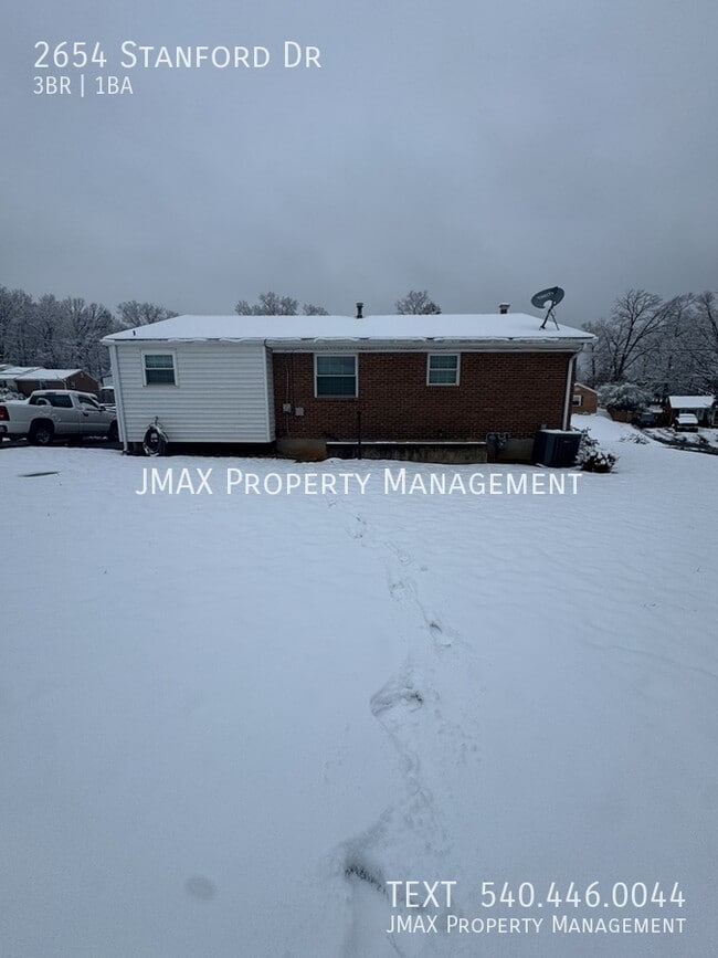 Building Photo - 2654 Stanford Dr