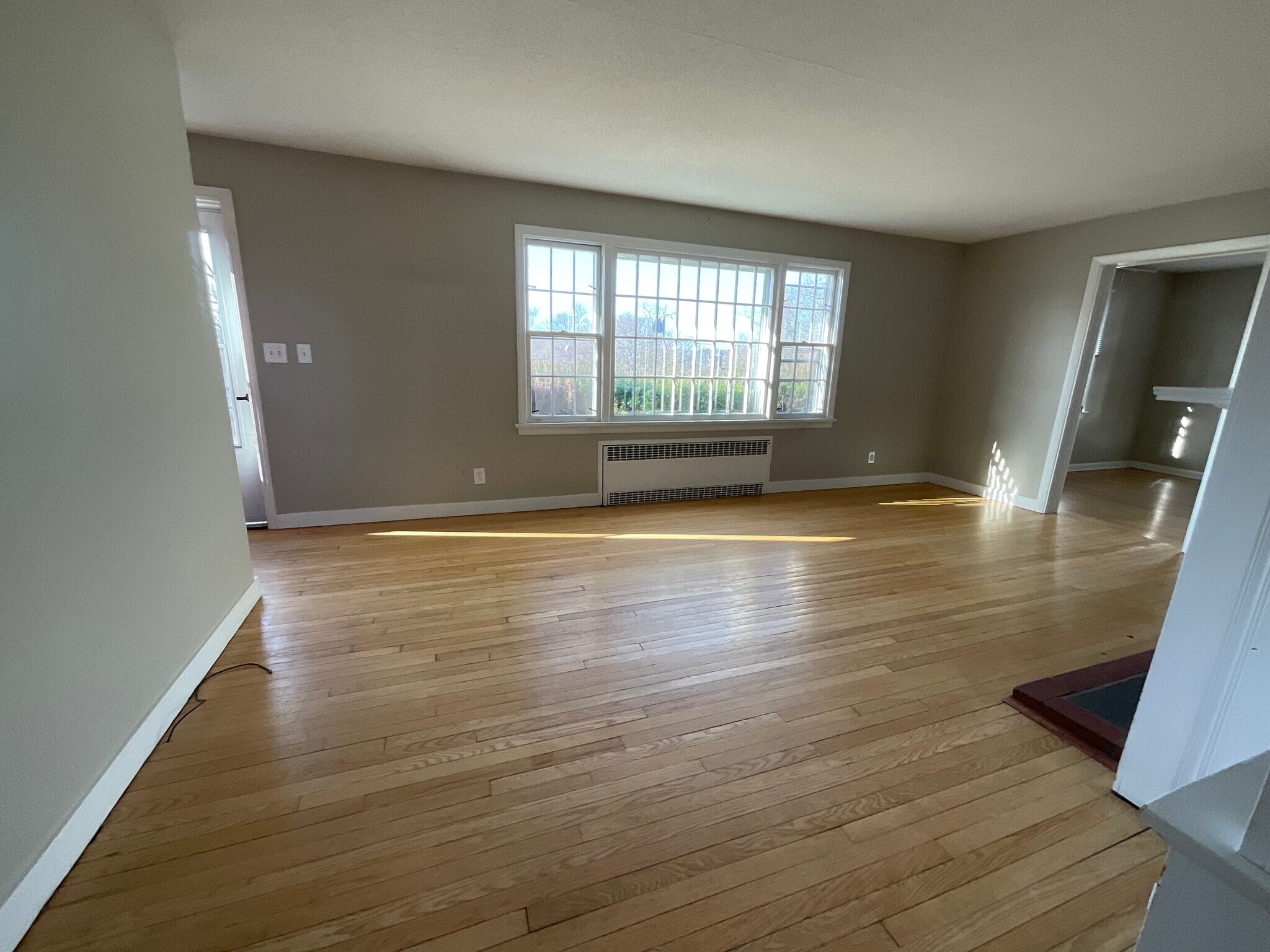 Building Photo - 9 Edwards Rd