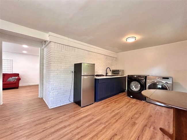 Building Photo - 2309 Devonshire Dr