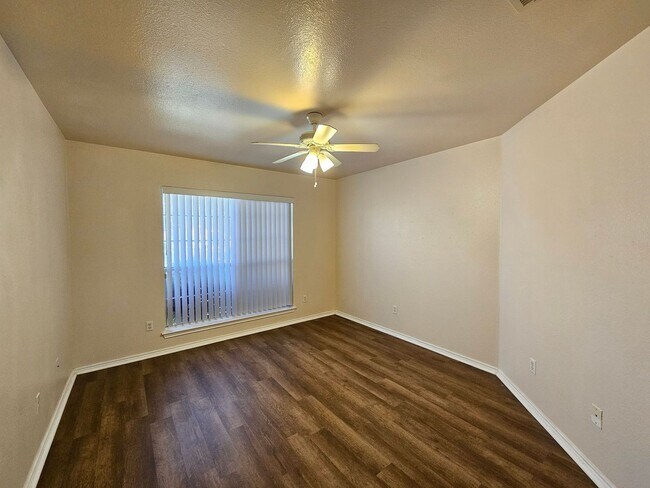 Building Photo - 602 Del Mar Dr
