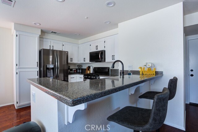 Building Photo - 14794 Goldenrain Dr