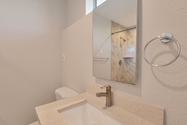 Building Photo - Spacious 6-Bedroom Pool Home Near ASU in Prime Tempe Location