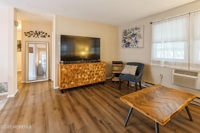 Building Photo - 6C Pembroke Ln