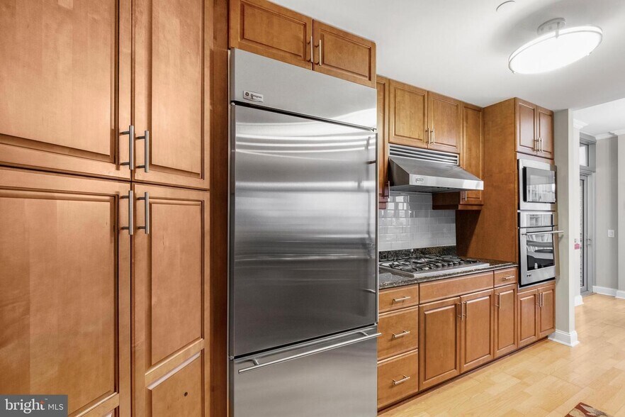 Building Photo - 440 S Broad St