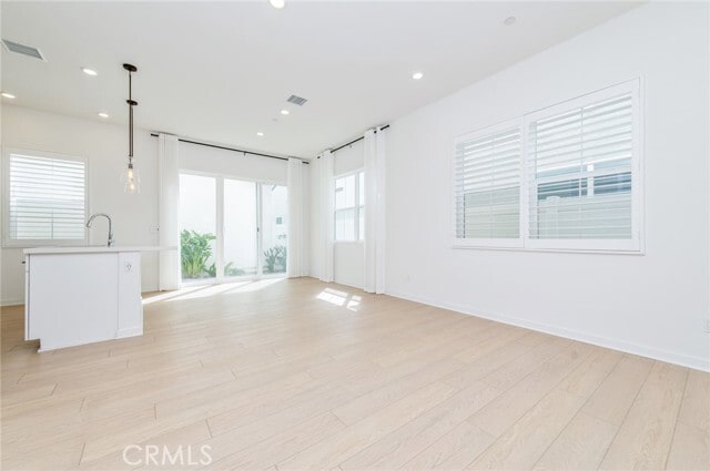 Building Photo - 4421 S Bryant Pso