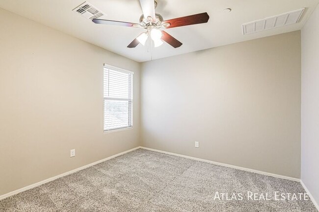 Building Photo - 13046 N Murray Dr